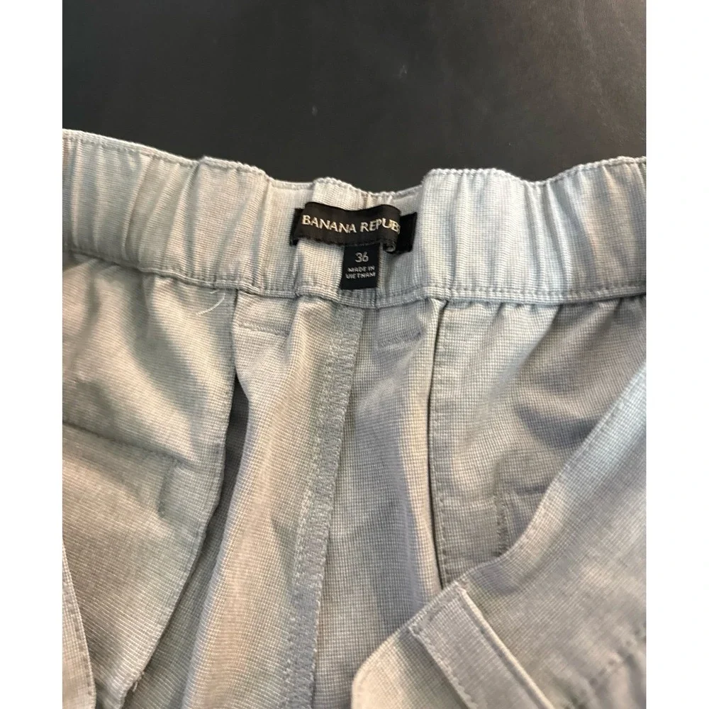Banana Republic Men's Gray Performance Elastic Waist Casual Shorts 36